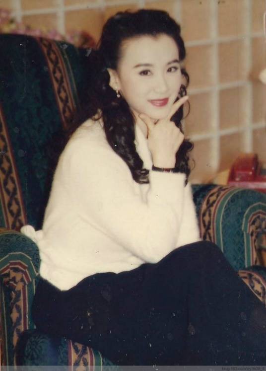 汪绿萍（琼瑶小说《一帘幽梦》中的角色）