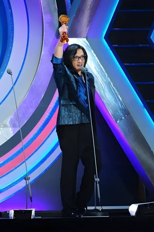 武雄（中国台湾资深男演员、词曲作者）
