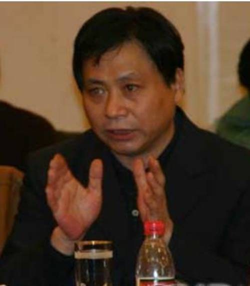 冯治（江苏省委党校、江苏省行政学院教授）