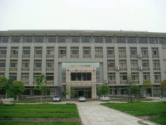 湖北中医药大学药学院