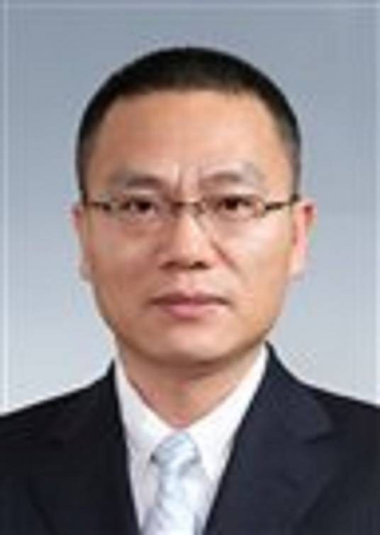 王伟成（上海市徐汇区龙华街道党工委书记）