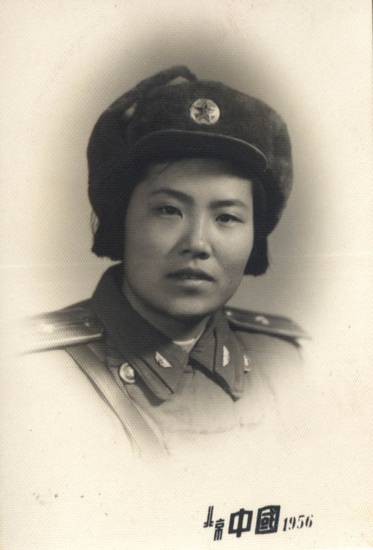 武秀梅（新中国女飞行员）