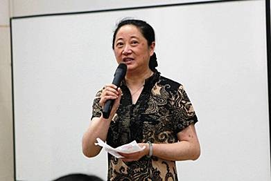 张丽娅（昆明一中金岸中学教学副校长）