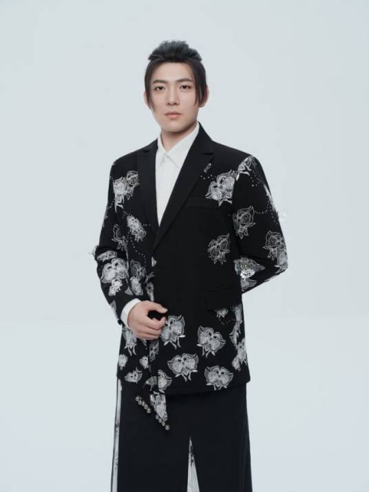 海伦（中国内地男歌手、词曲创作人、音乐人）