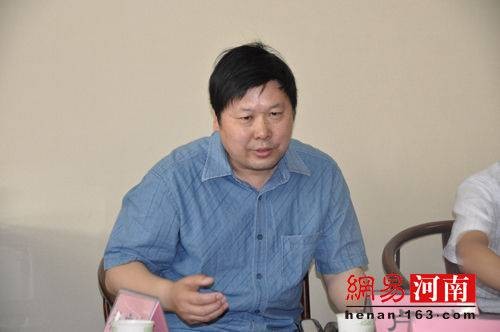 卢焱（郑州大学教授）