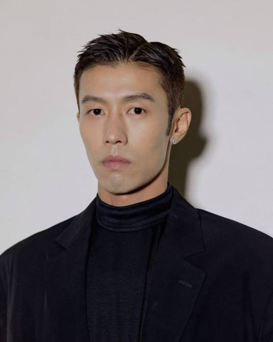周游（中国内地男演员）