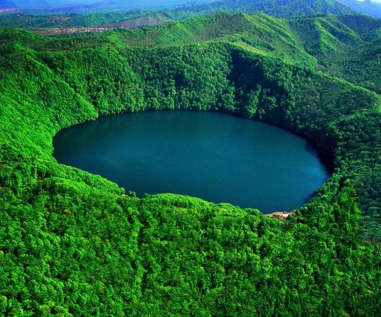 龙湾火山湖