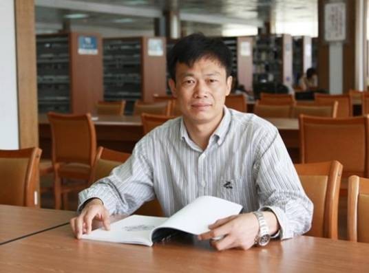 姜文杰（管理学硕士、管理学院教授）