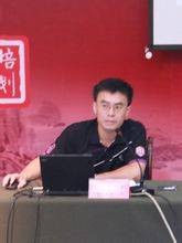 李占峰（泰安市岱岳实验中学语文高级教师、教科室主任）