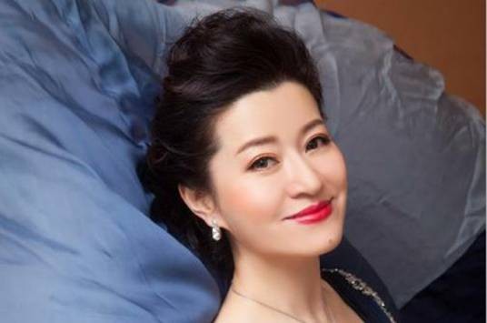 李妮娜(内蒙古艺术学院音乐学院教师)