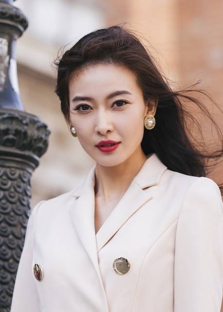 周知(中国内地女演员)