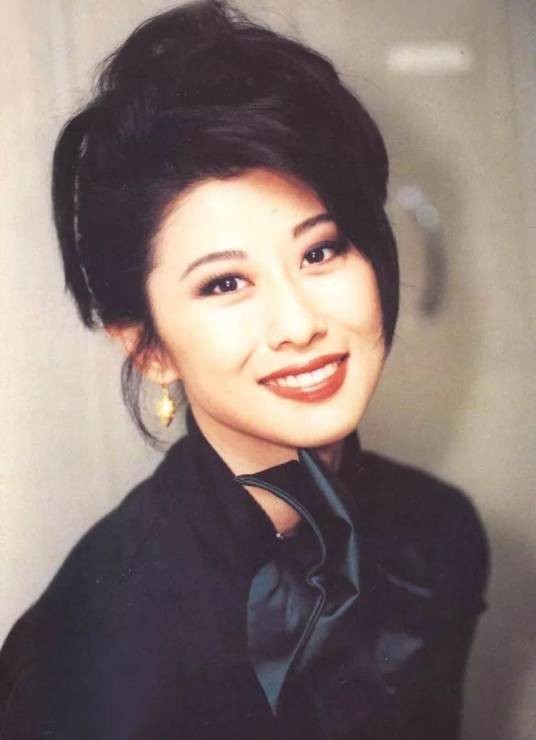 姐姐妹妹（叶倩文演唱的粤语歌曲）