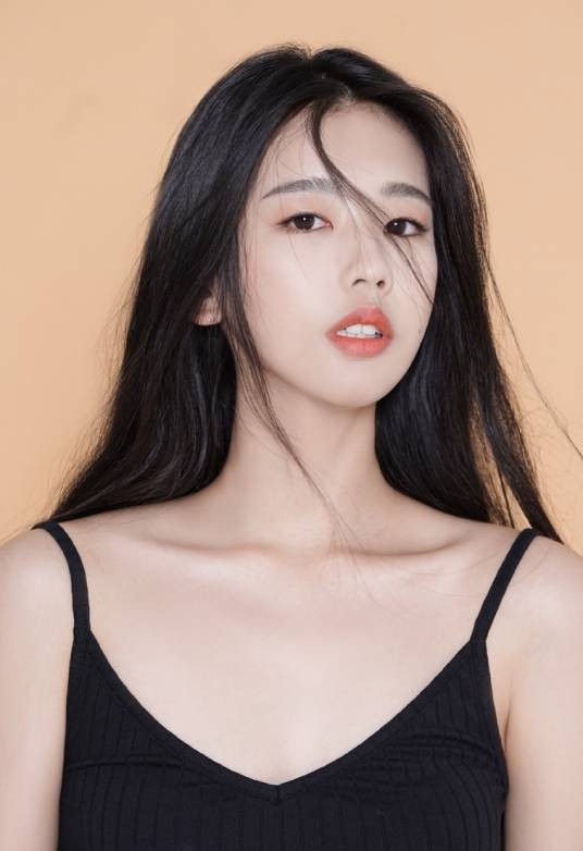 左卓（中国内地流行乐女歌手）