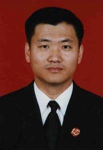 张亚坤（吉林省延边林区中级法院原副院长、审判委员会委员、审判员）