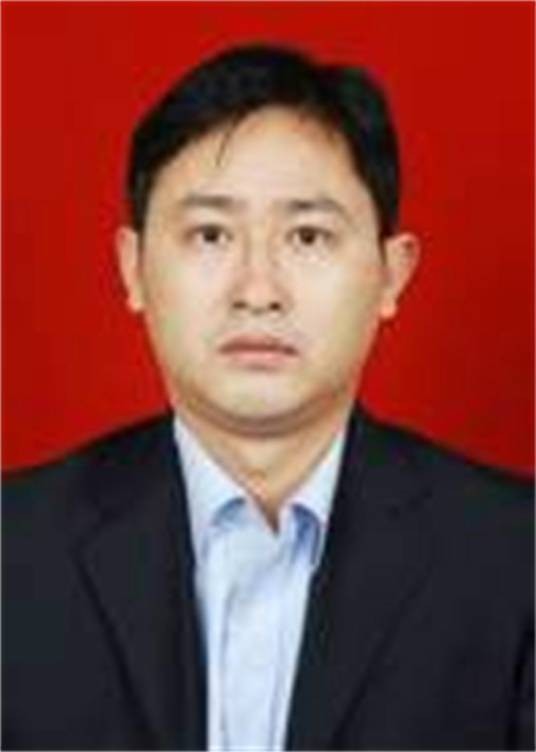 黄华（成都市龙泉驿区政府办党组成员、副主任）