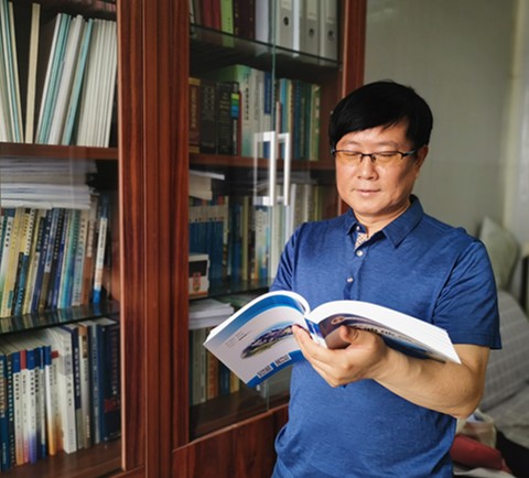 高岗（中国石油大学（北京）地球科学学院教授）