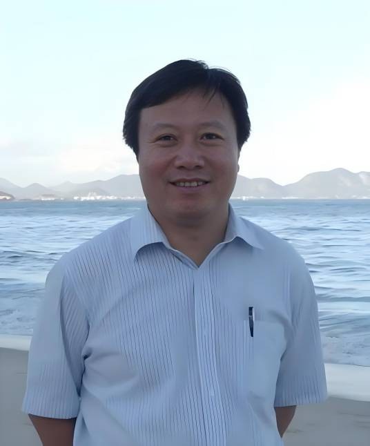 张华（杭州师范大学教授）