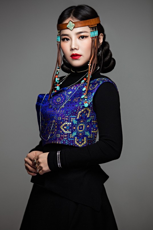 阿木古楞（中国内地蒙古族青年女歌手）