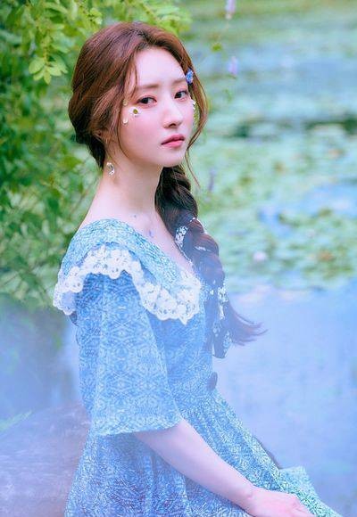 金宝拉（韩国流行乐女歌手、韩国女子唱跳组合Dreamcatcher成员）