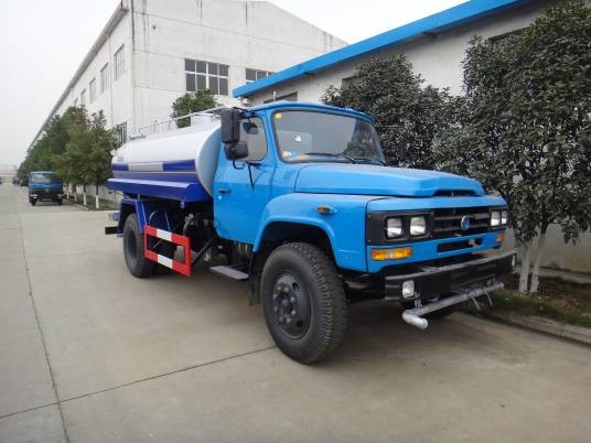 尖头8吨洒水车