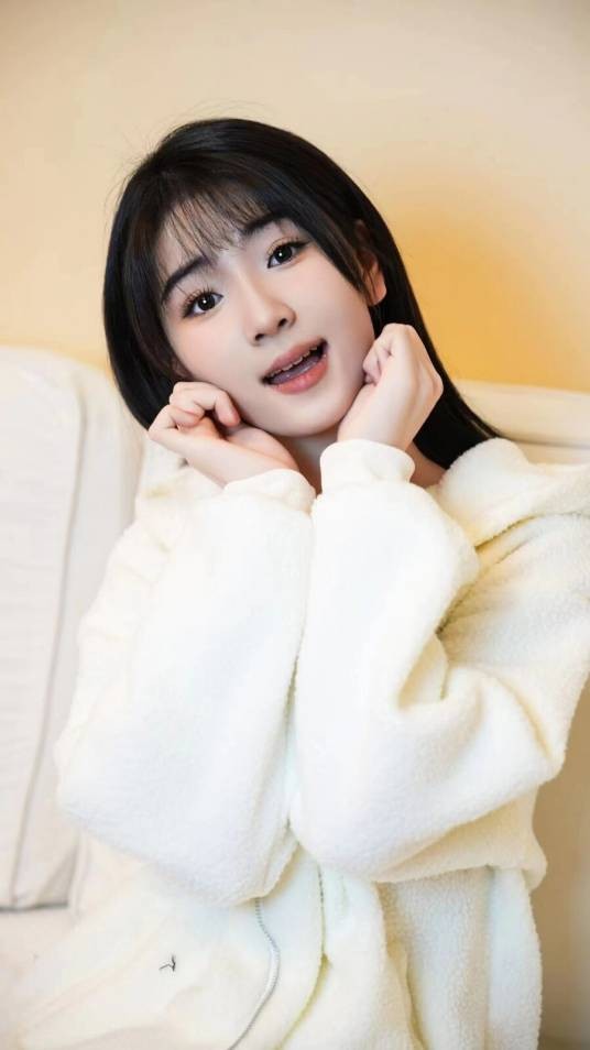 李昕融