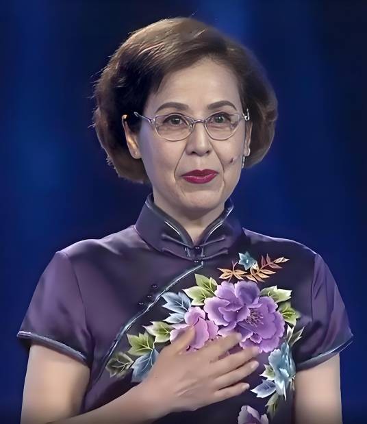 包锋（中国皮影戏演员、中国民间文艺家协会皮影艺术委员会副主任）