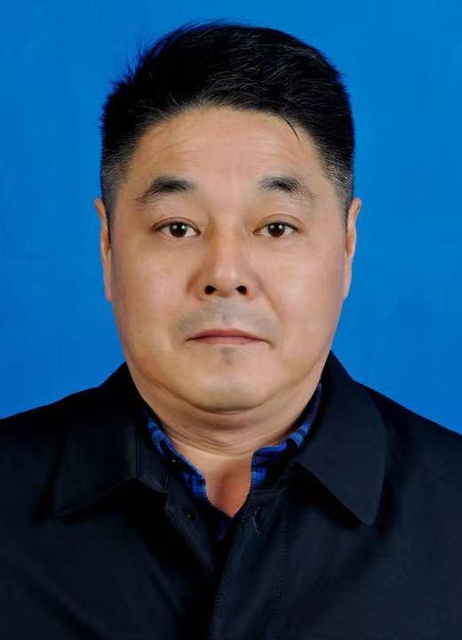章建华（安徽省铜陵市郊区政府副区长、党组成员）