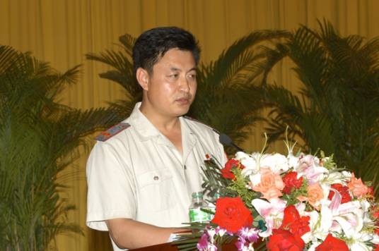 刘国江（中国长春市二道区税务局退休干部、全国五一劳动奖章获得者）
