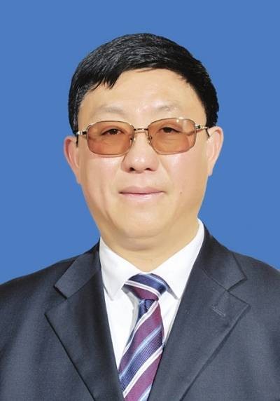 王明辉（四川省阿坝州政协原副主席）