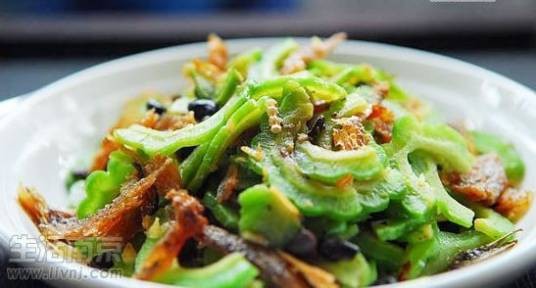 豆豉鲮鱼炒苦瓜