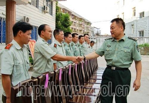 刘晓琨（广西壮族自治区原党委常委、广西军区原司令员）