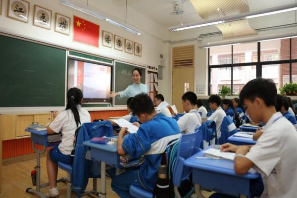 大打出手打一动物生肖