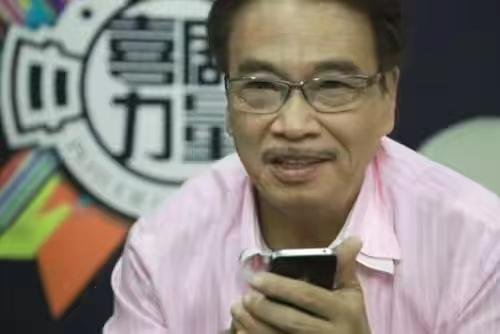 吴孟达曾带一麻袋现金到汶川救助，你喜欢吴孟达吗？