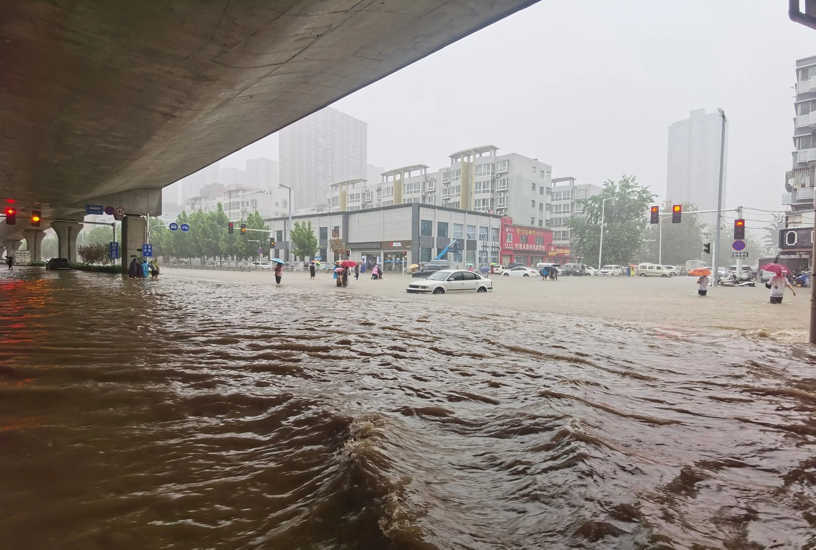 山东高密店铺遭水淹,这场暴雨给当地造成了多大影响?