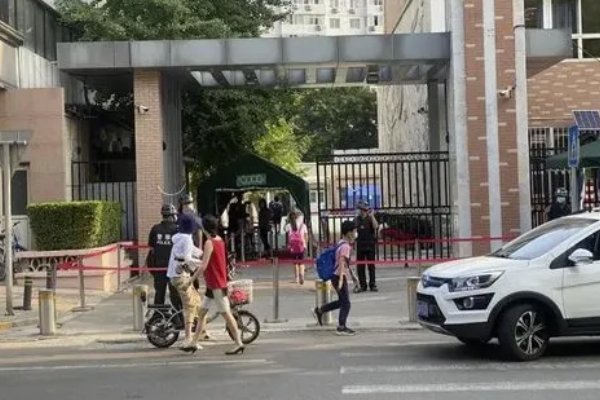 学校有密接者会停课吗