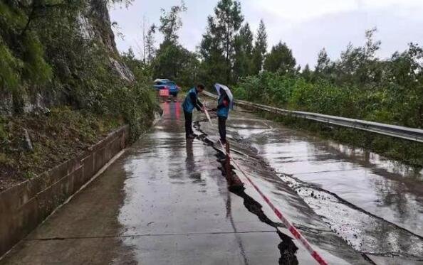 洪峰过境,四川阆中古城部分街道被淹,当地居民该注意哪些安全问题?