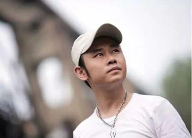 最后一句歌词是:我还是觉得幸福更多,是什么歌啊?