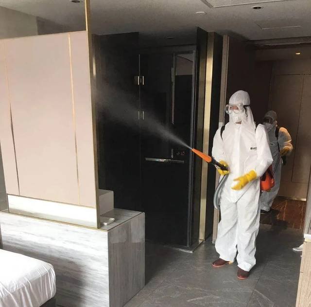 银川一女子为见男友擅自逃离隔离管控,她的行为会造成什么后果?