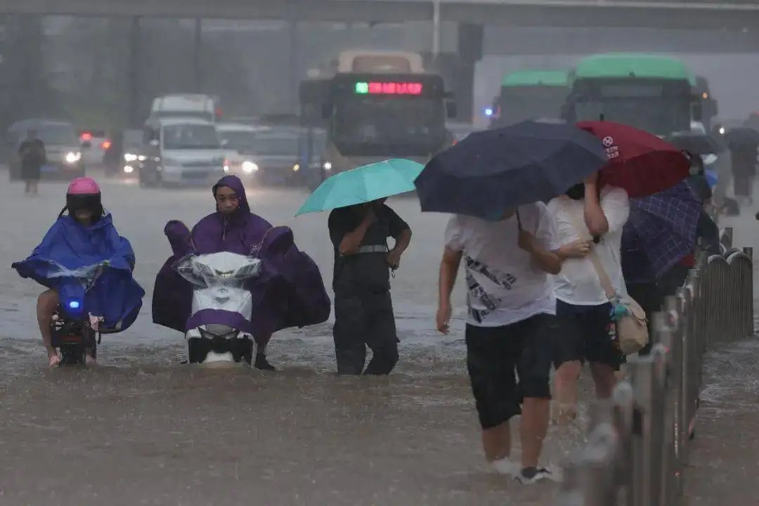 山东高密店铺遭水淹,这场暴雨给当地造成了多大影响?
