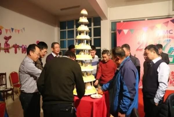 给领导的简短祝福语8字,领导生日祝福语 简短独特