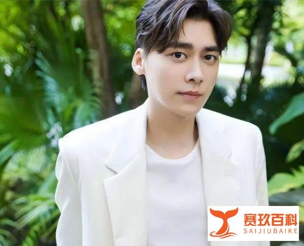 李易峰翻车，团队解散，私下跟粉丝道歉，计划去国外发展