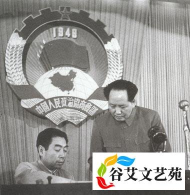 1960年，长沙舞会突然停电，周总理快步冲到毛主席身边，这是为何