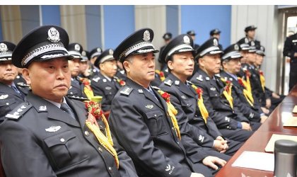 沈阳的尹老太太是退休警察吗？