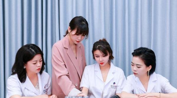 半永久纹绣资深导师、梵色创美集团认证纹绣导师林明月