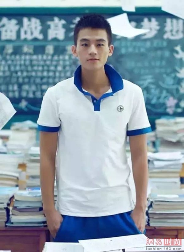 校服最帅穿法男生