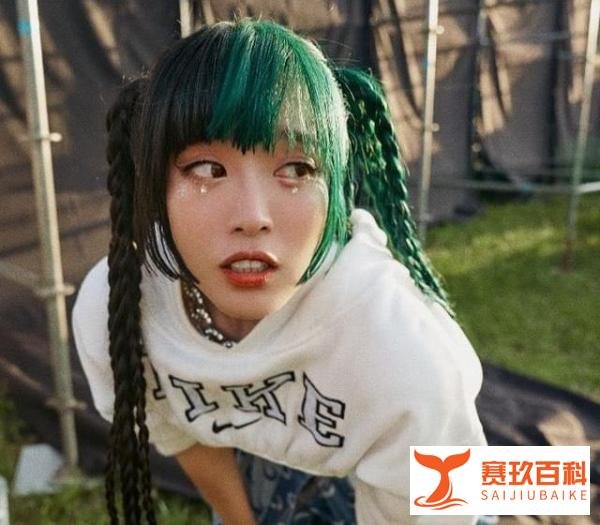 周汤豪新女伴过夜8小时！嫩妹身份遭起底是「女团成员」