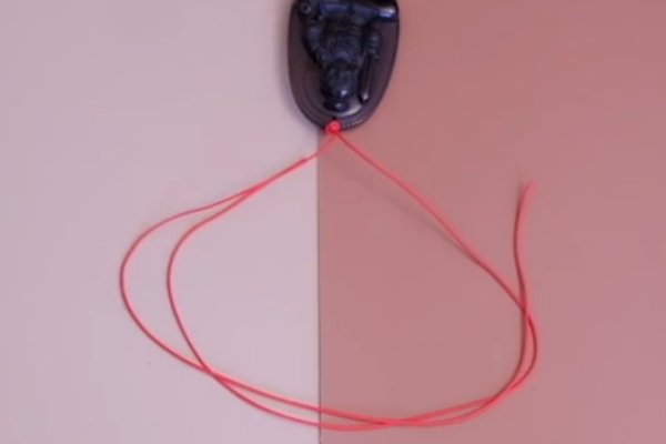 吊坠红绳可以来回拉伸调节这种系法