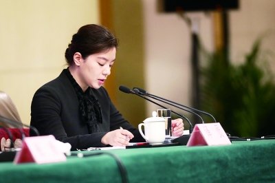 张京临场翻译高能时刻,你觉得张京的翻译水平之高体现在哪些方面?