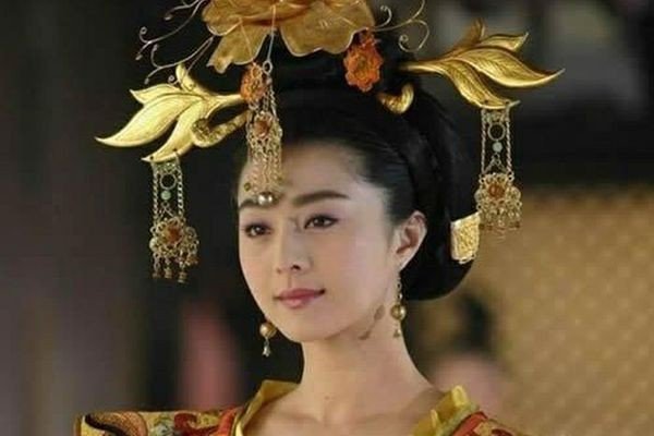 淮南王刘安之女刘陵为什么说她是“交际花”？