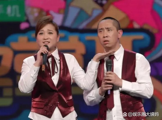 为了借手机给人下跪,走红用了19年,贾玲的成名之路有多艰难?